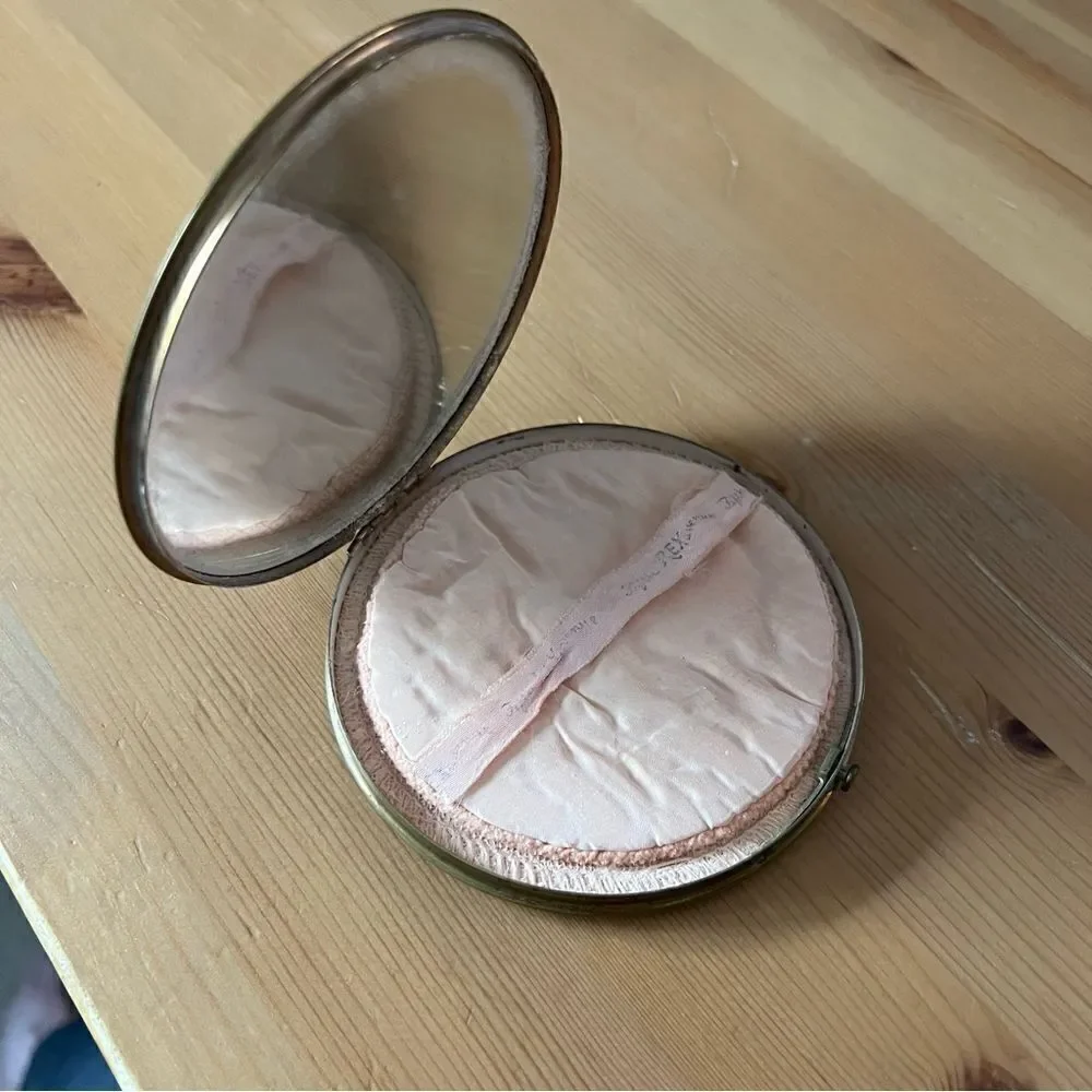 Vintage Compact Powder and Puff Rex Fifth Avenue - 1960's - Gold Plated Large